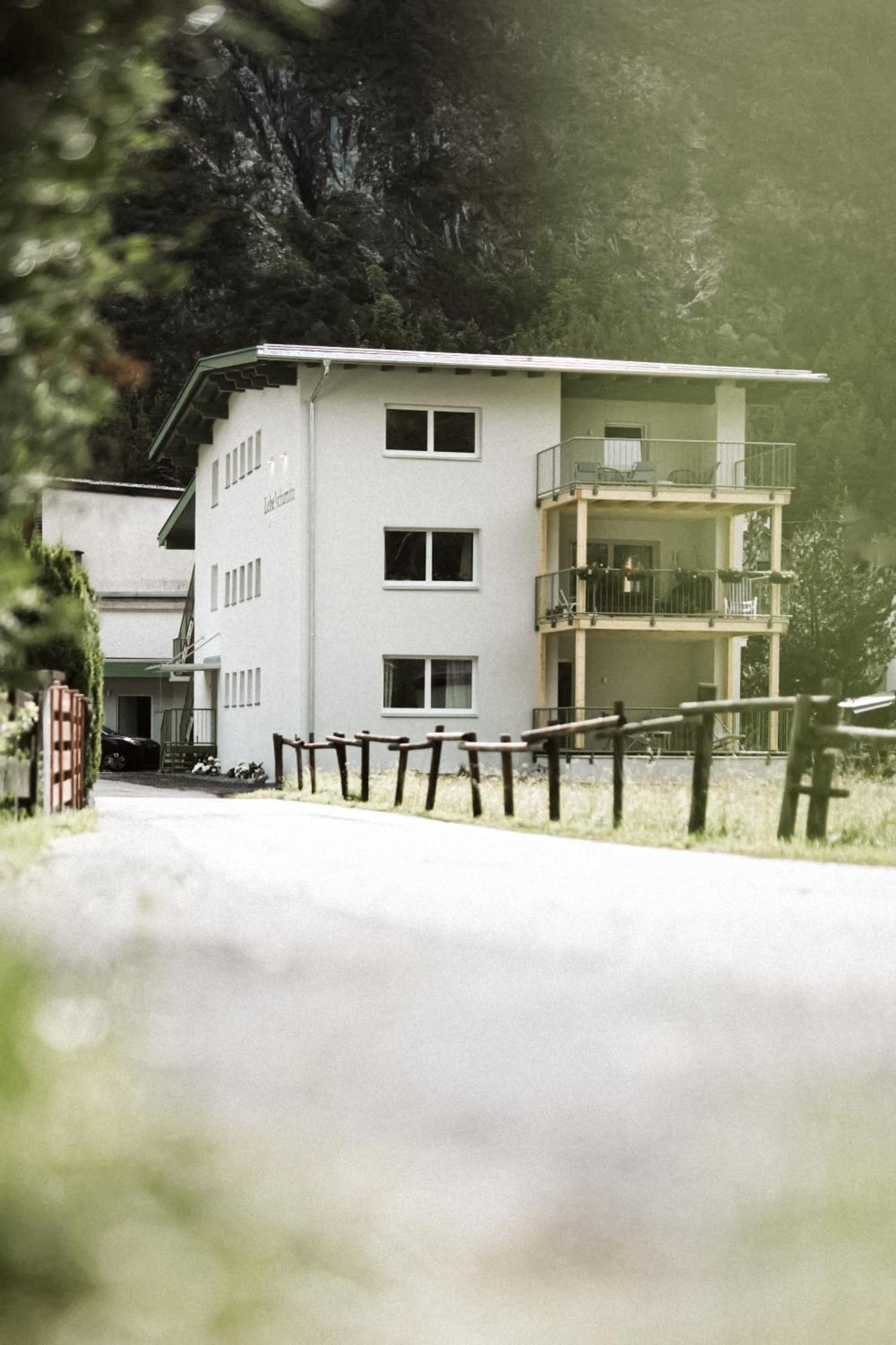 Lebe' Apartment